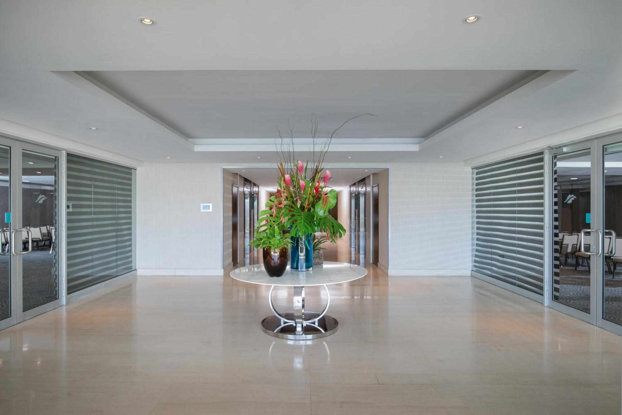 Embassy Suites By Hilton Санто Доминго Екстериор снимка